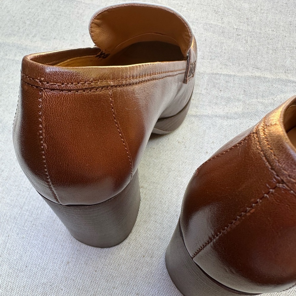 Sezane Two-Tone Brown and White Leather Block Heel Loafers - Picture 4 of 10